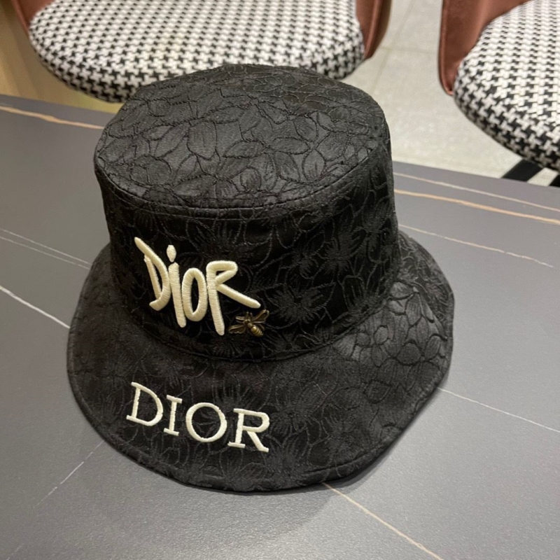 CHRISTIAN DIOR